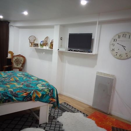 Chambre Chez L'Habitant Saint-Pierre-le-Moûtier Екстериор снимка