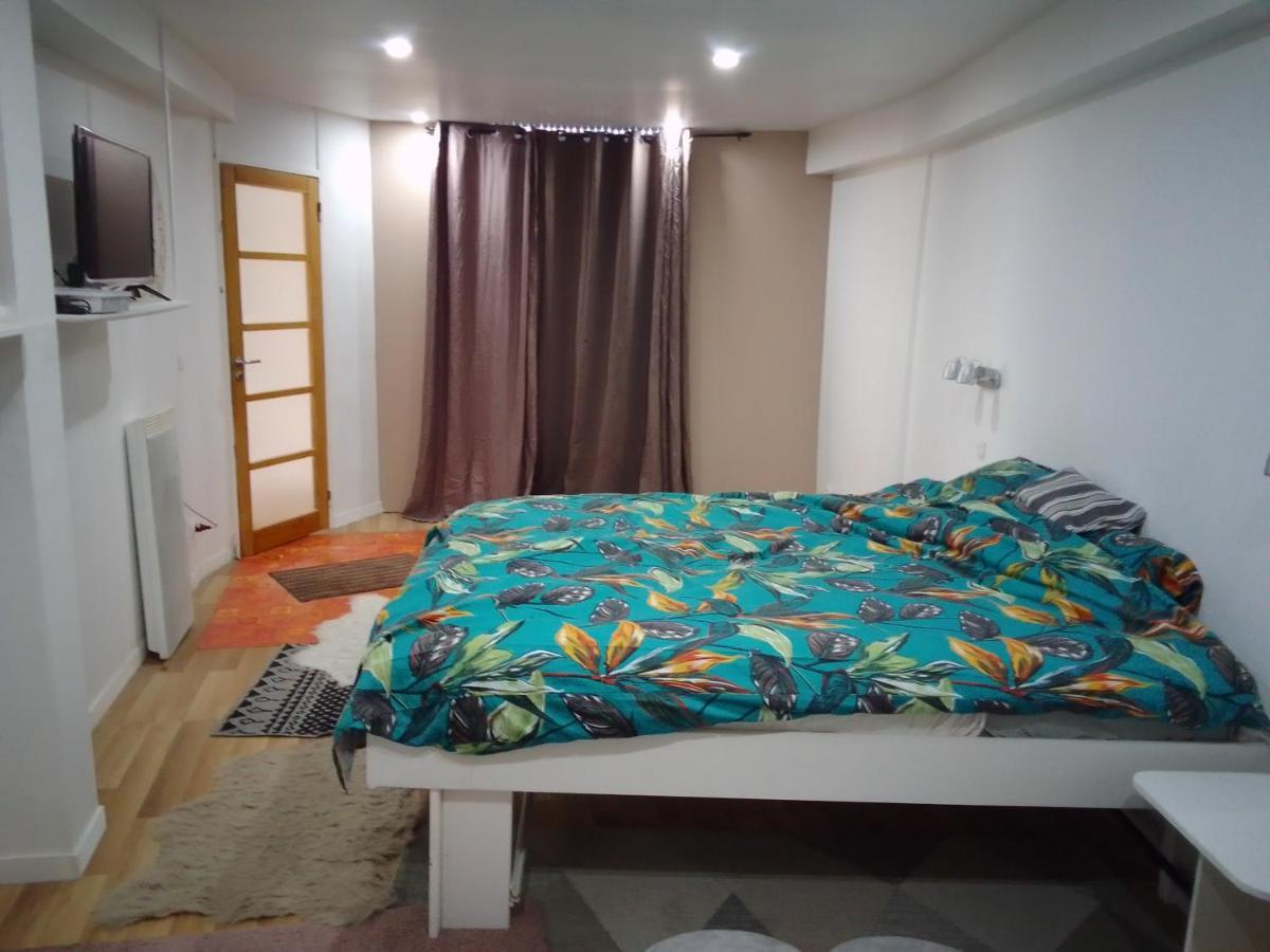 Chambre Chez L'Habitant Saint-Pierre-le-Moûtier Екстериор снимка